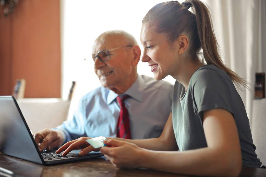 How to make money online for seniors